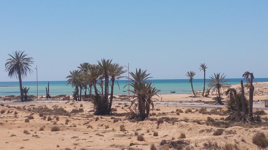 Dar Chick Yahia Ile De Djerba Mezrane Exterior foto